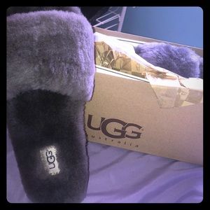 BRAND NEW UGG SLIPPER/SLIDES!!